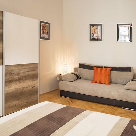 Modern Apartment Zlatnicka 8 Прага Екстериор снимка